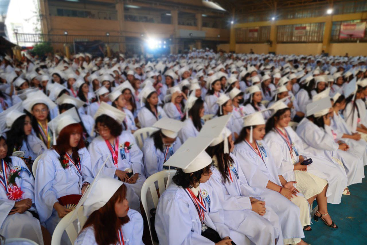 DepEd defends controversial honor award system