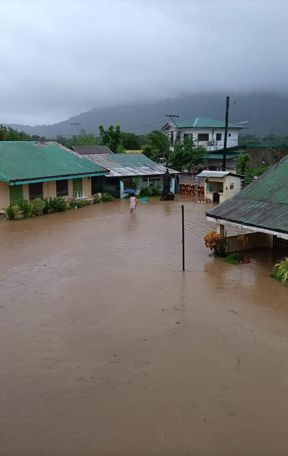 Typhoon Carina washes out cleanup gains in Brigada Eskwela, forcing teachers to start again 